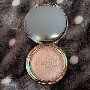 ICONIC London Shimmering Highlighter - Soft Gold